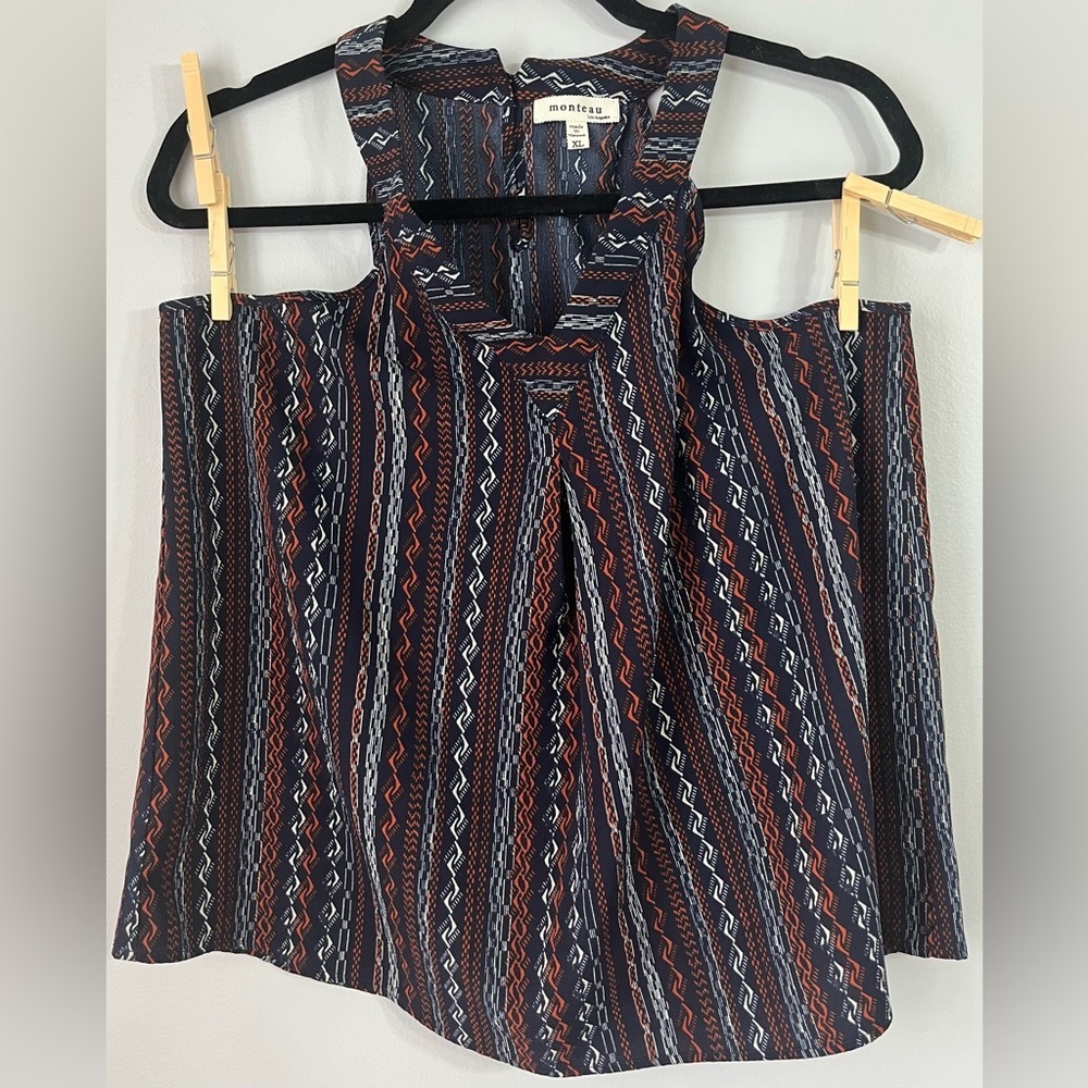 Monteau Aztec stripped women’s XL sleeveless navy/red top w/ peek hole back - Picture 6 of 8